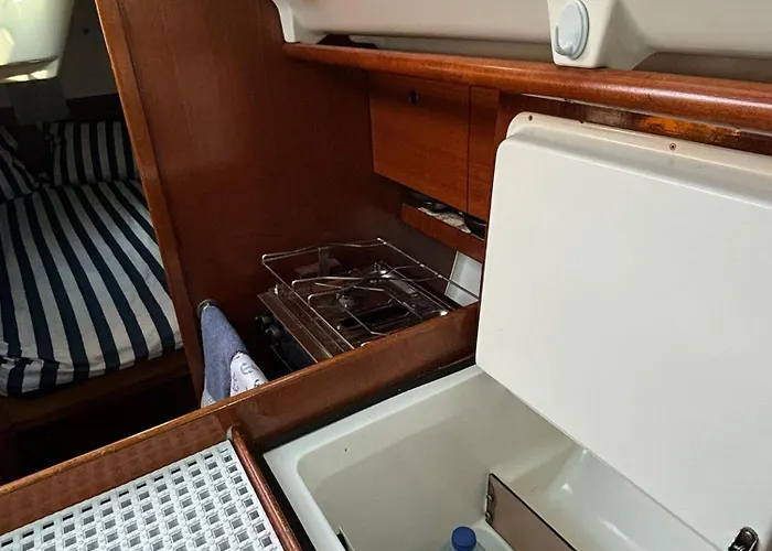 Båthotell Barco A Vela Em - West Sailing