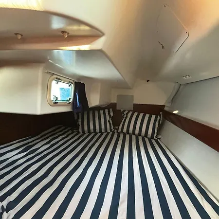 Barco A Vela Em - West Sailing Peniche