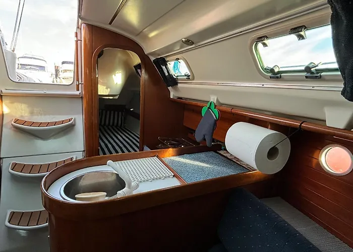 Barco A Vela Em - West Sailing * بينيش